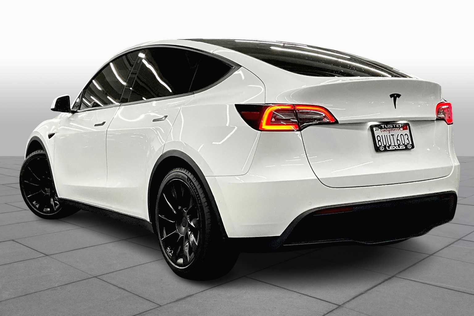 2021 Tesla Model Y Standard Range photo 9