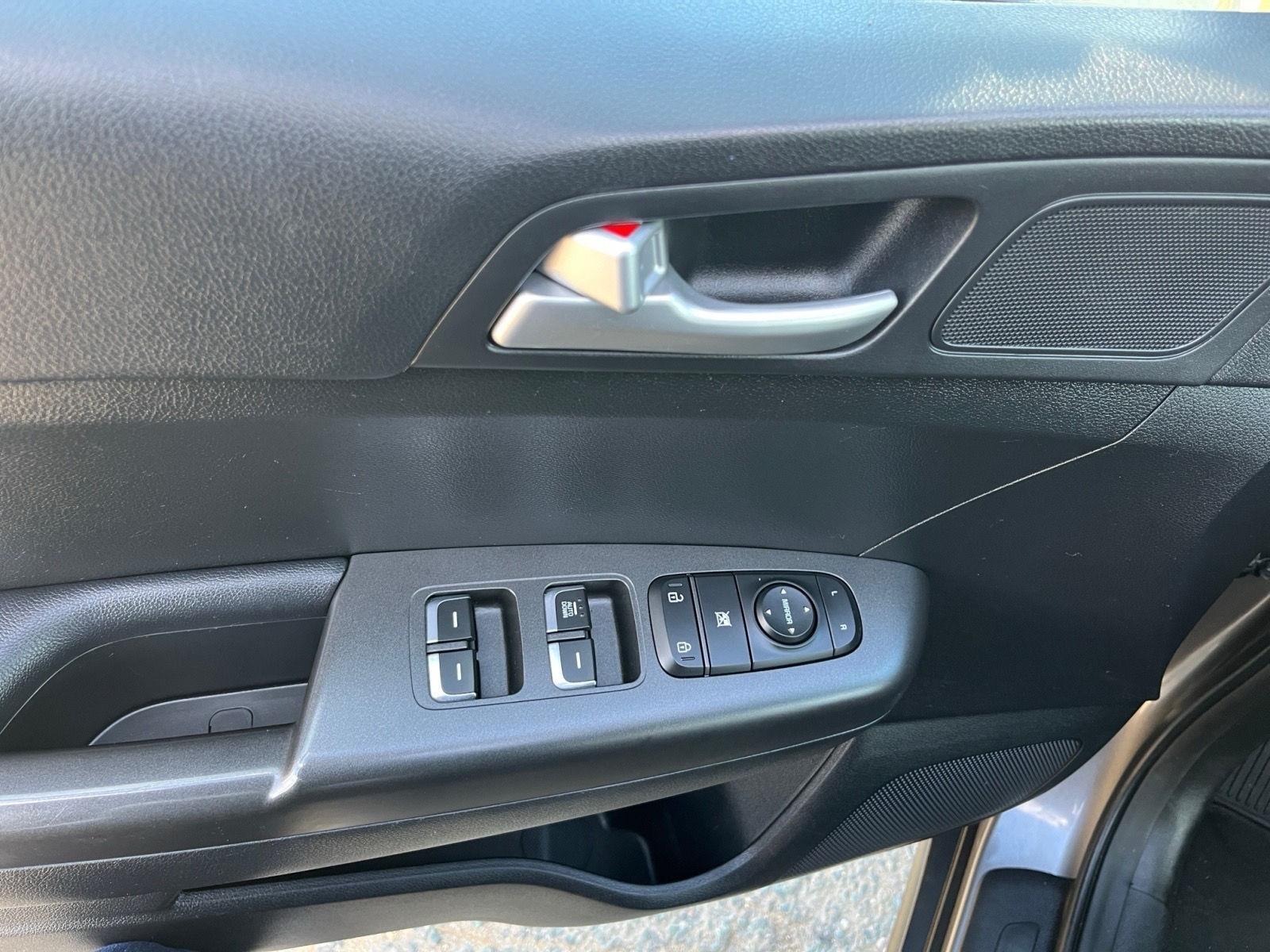 2018 Kia Sportage LX photo 14