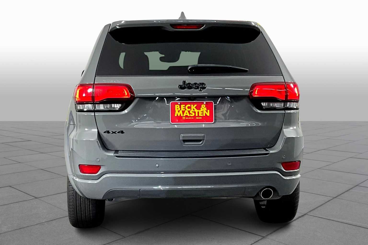 2020 Jeep Grand Cherokee Altitude photo 4