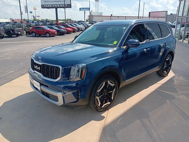 2024 Kia Telluride EX photo 2