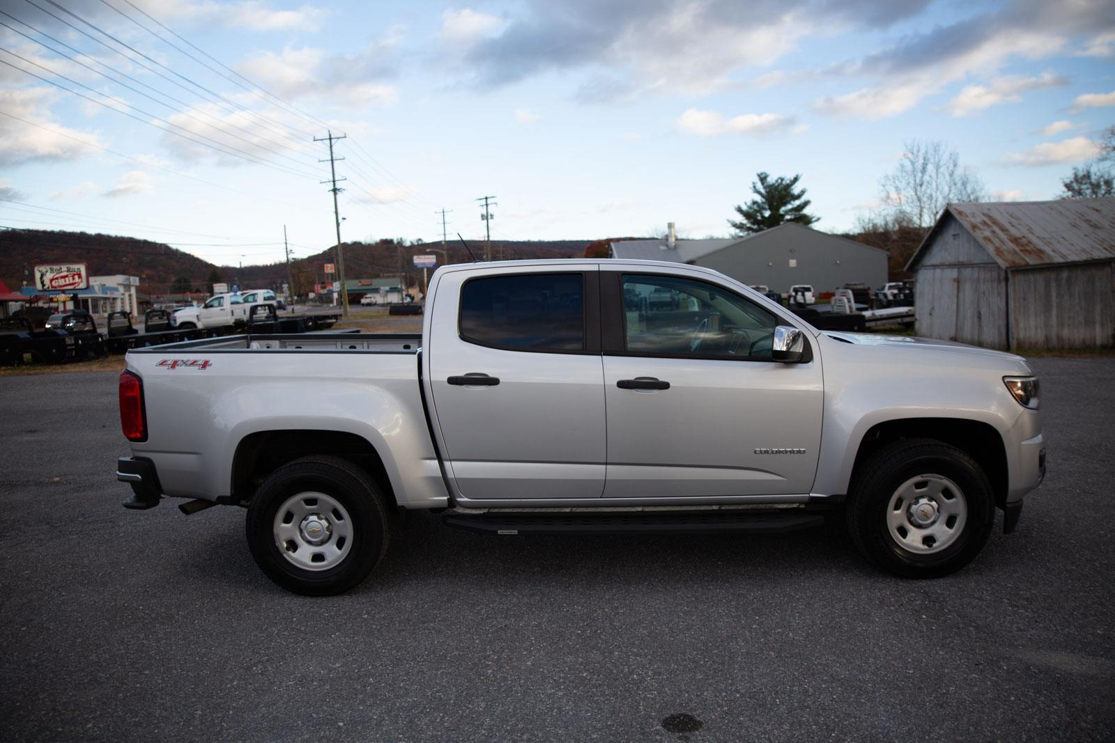 2017 Chevrolet Colorado Work Truck photo 2