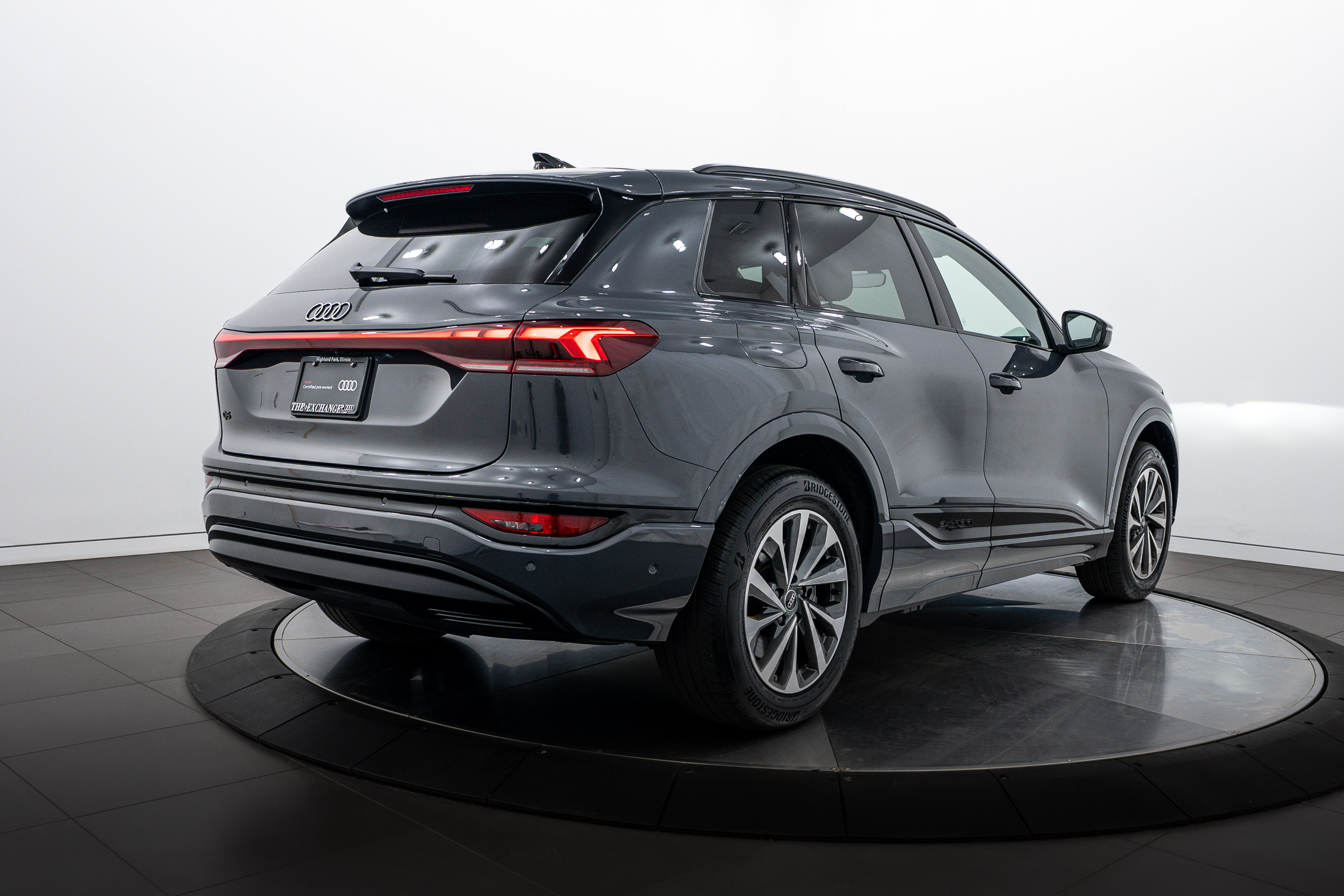 2025 Audi Q6 E-tron Premium photo 3