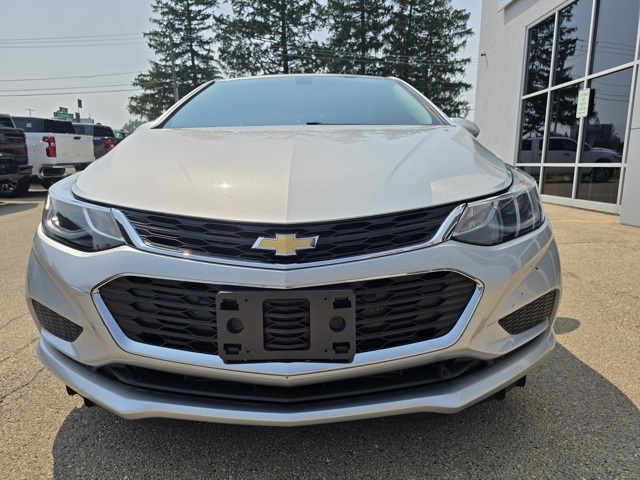 2018 Chevrolet Cruze LT photo 3