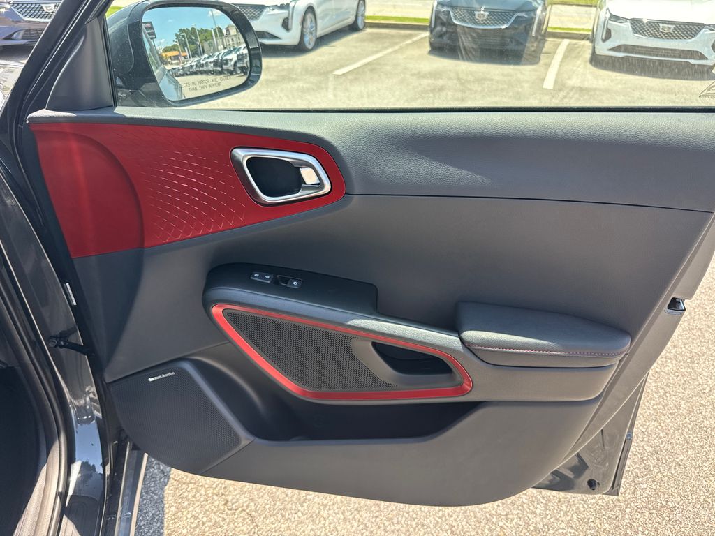 2025 Kia Soul GT-Line photo 14