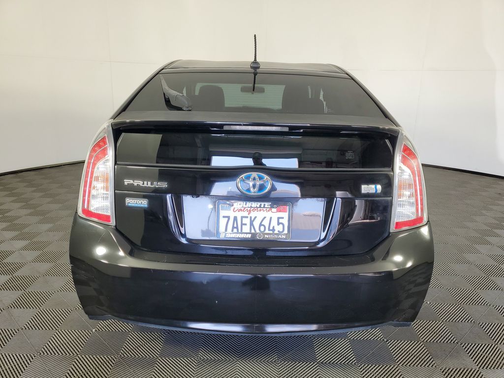 2013 Toyota Prius Three photo 4