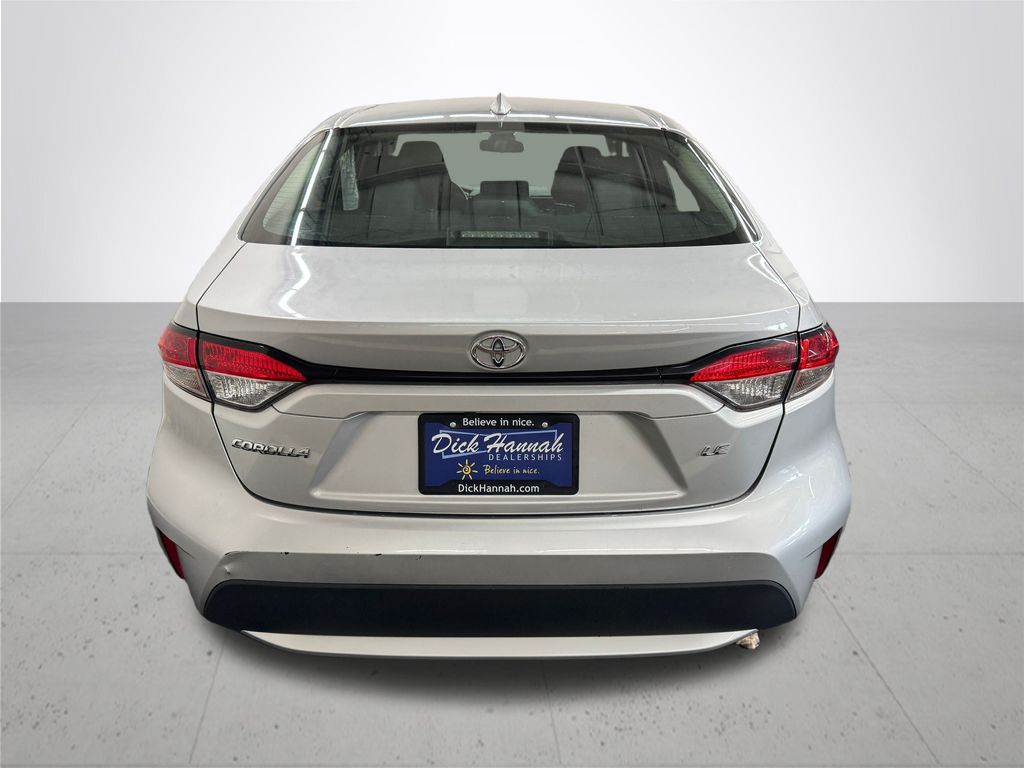 2021 Toyota Corolla LE photo 4