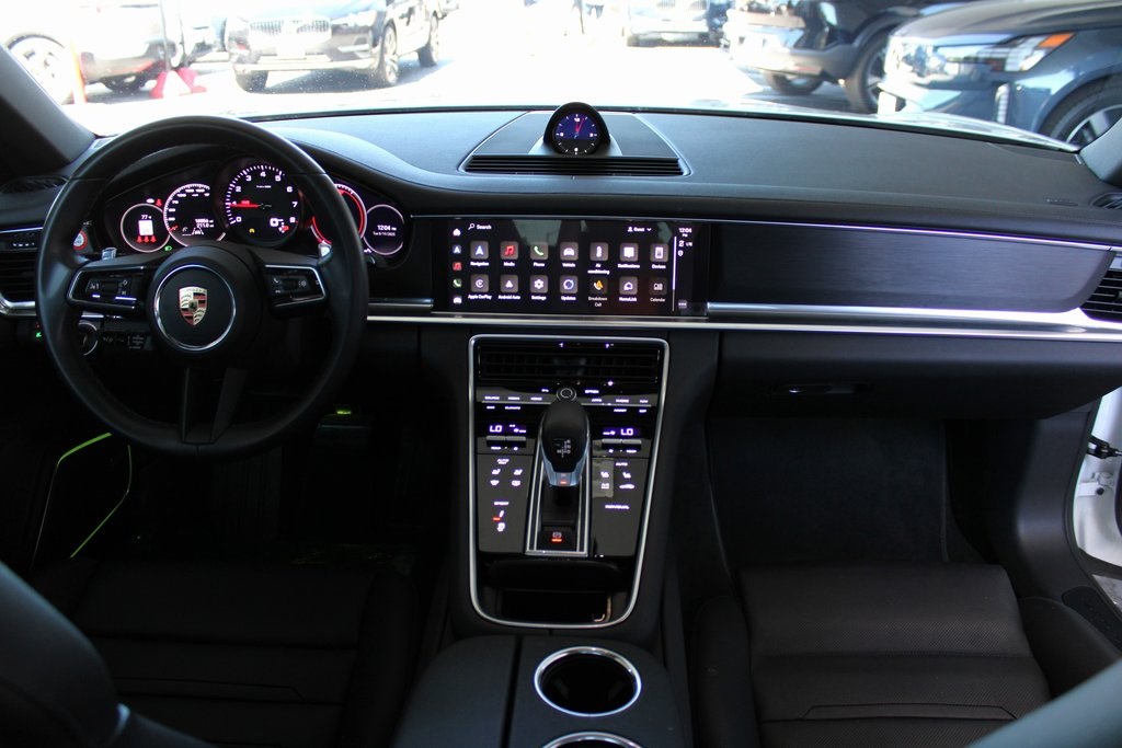 2023 Porsche Panamera 4 Platinum photo 16
