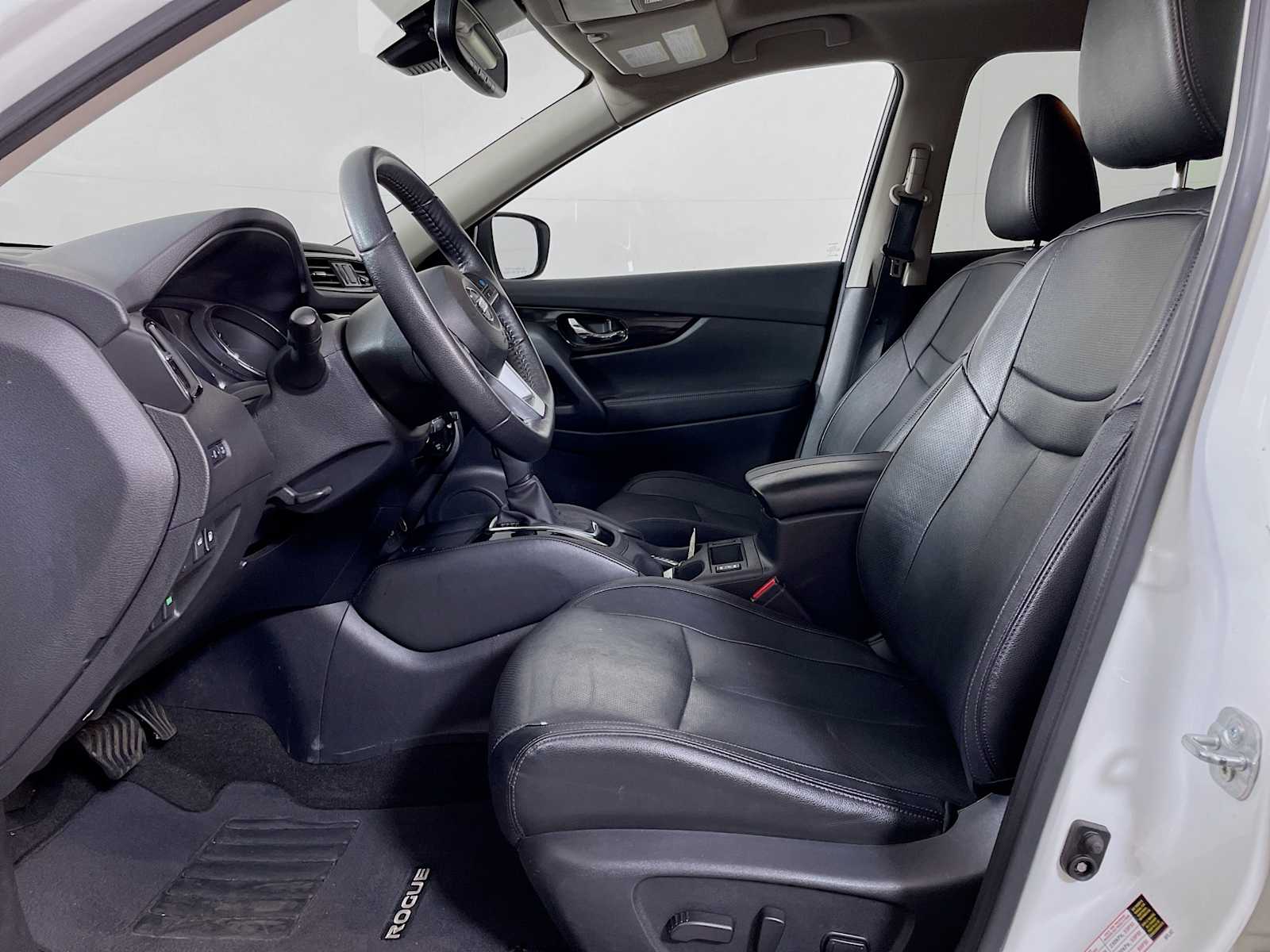 2020 Nissan Rogue SL photo 18