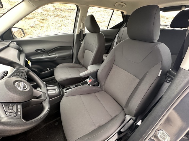 2025 Nissan Kicks Play S photo 20