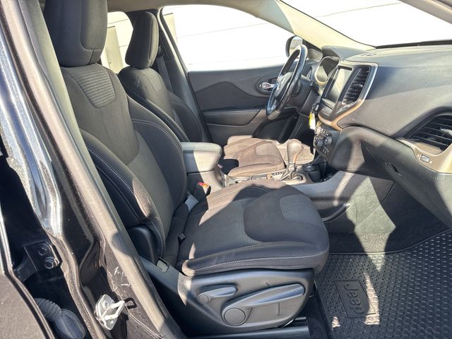 2016 Jeep Cherokee Latitude photo 25