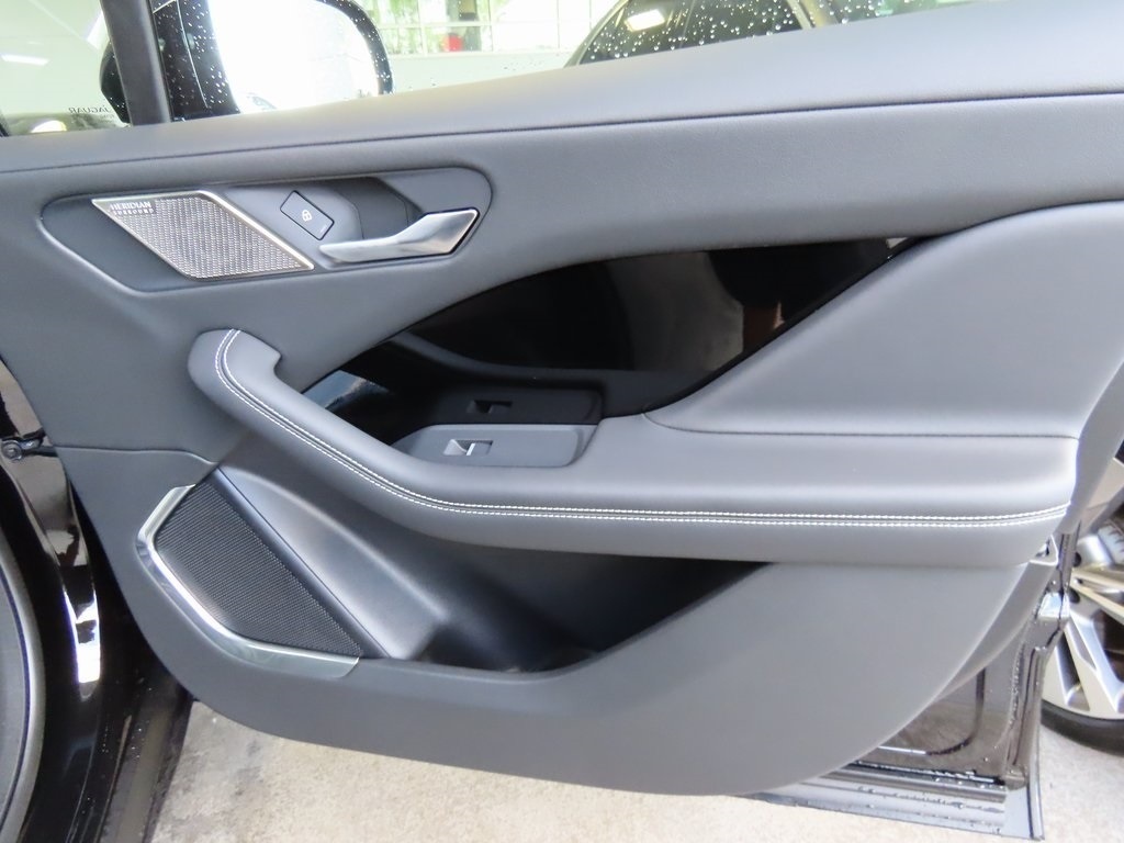 2024 Jaguar I-PACE HSE photo 12