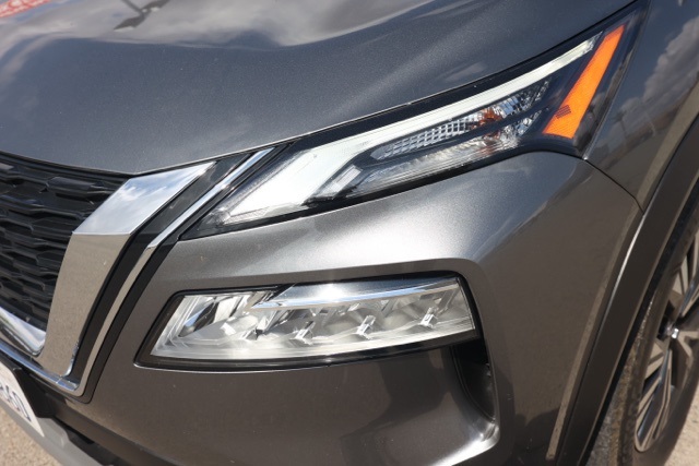 2023 Nissan Rogue SV photo 8