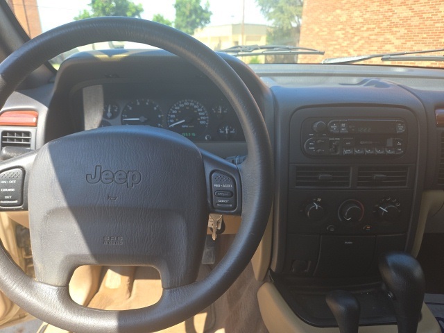 1999 Jeep Grand Cherokee Laredo photo 12