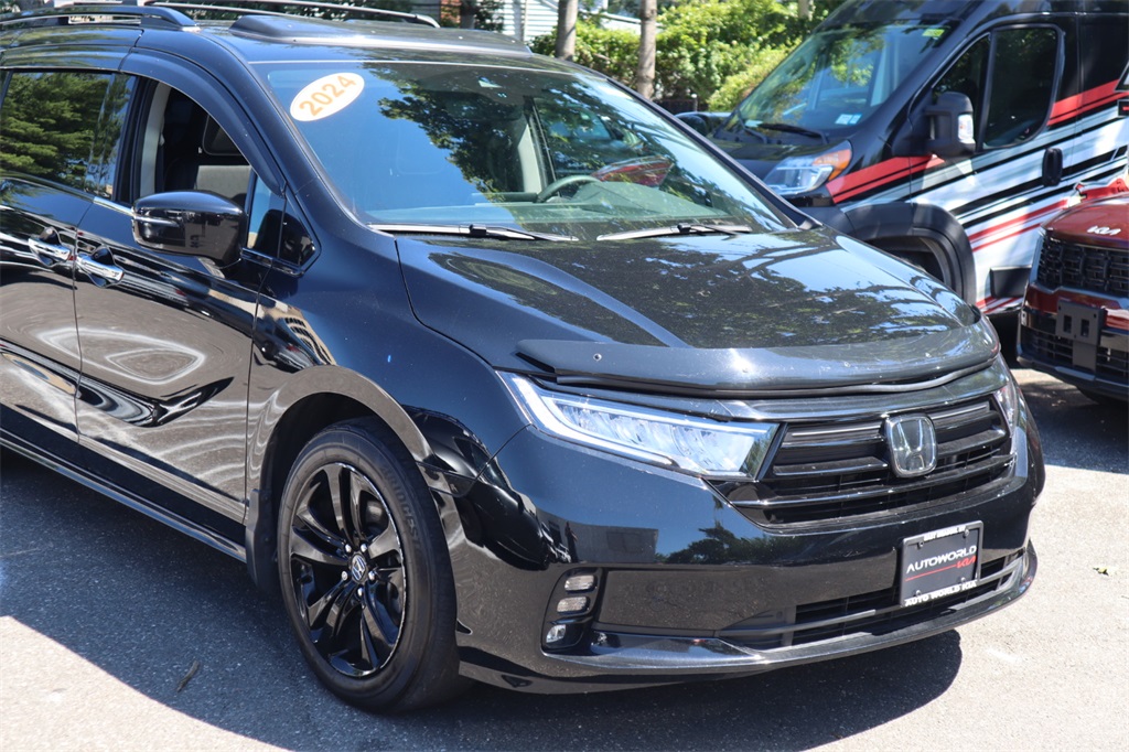 2024 Honda Odyssey Elite photo 2