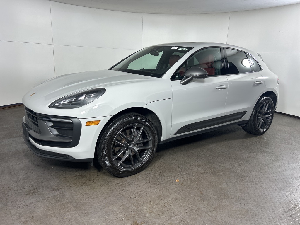 2023 Porsche Macan T's photo