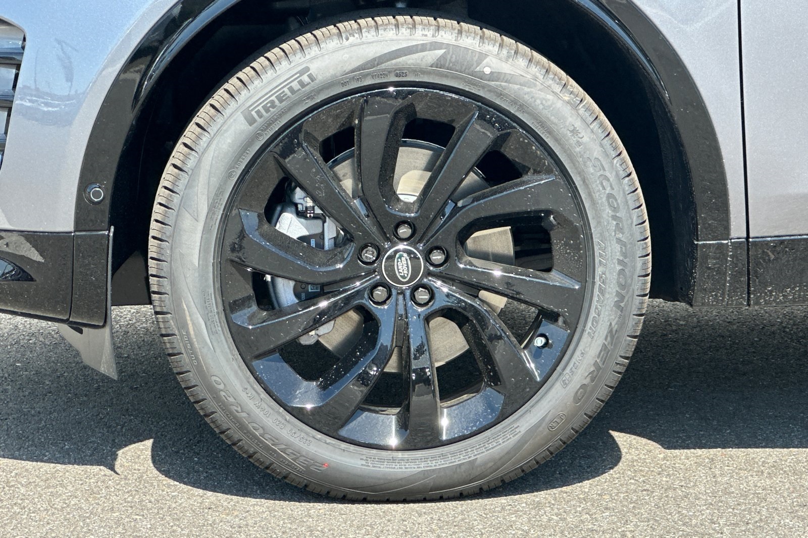 2025 Land Rover Discovery Sport SE photo 27