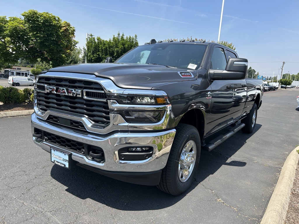 2025 Ram 3500 Tradesman photo 3