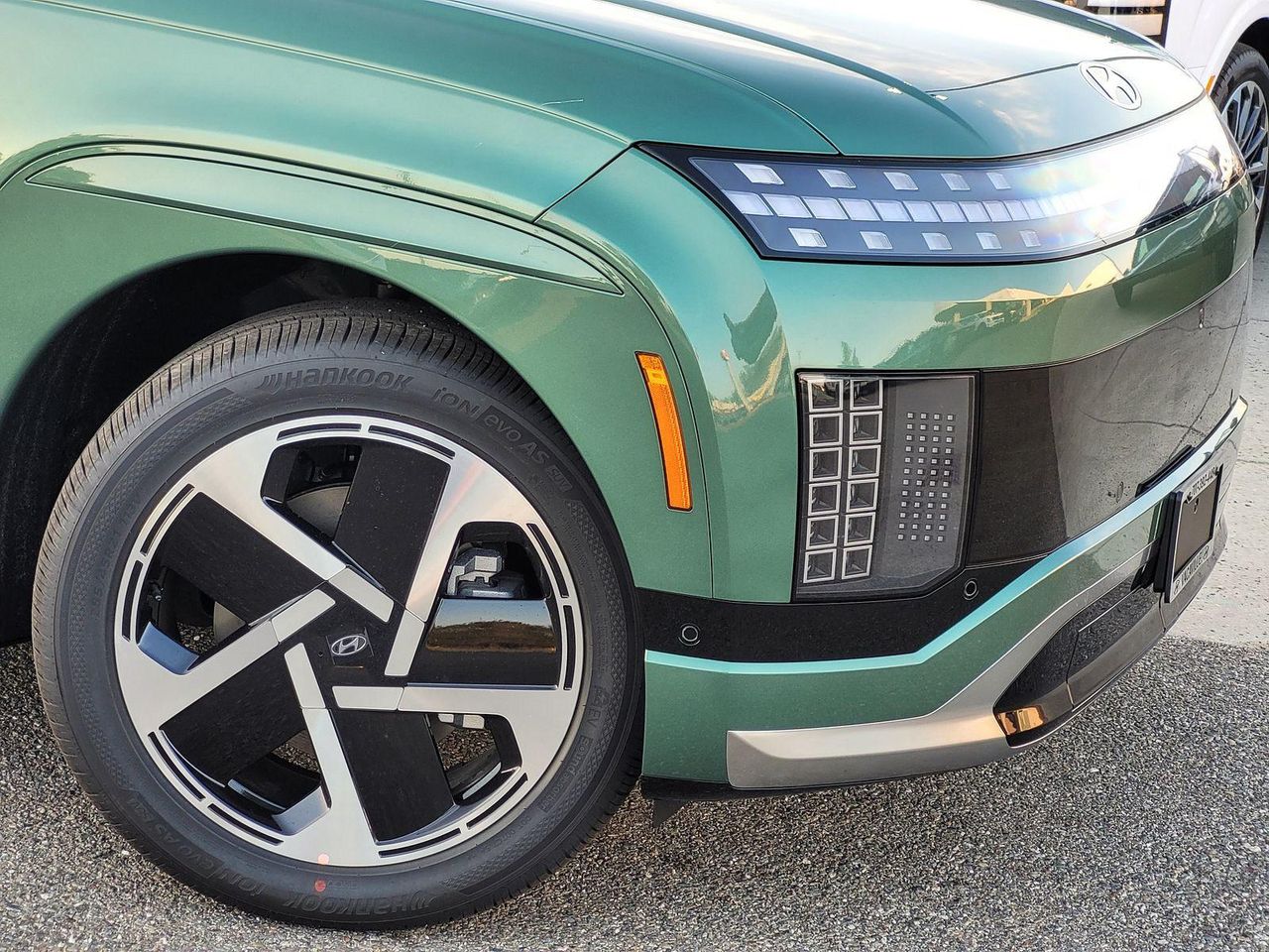 2026 Hyundai Ioniq photo 3