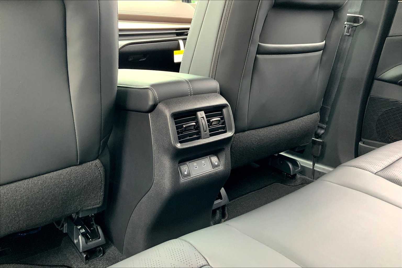 2025 Nissan Murano Platinum photo 17
