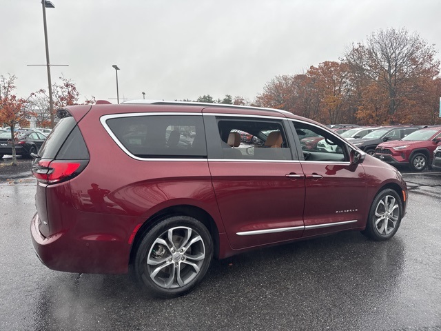 2022 Chrysler Pacifica Pinnacle photo 3