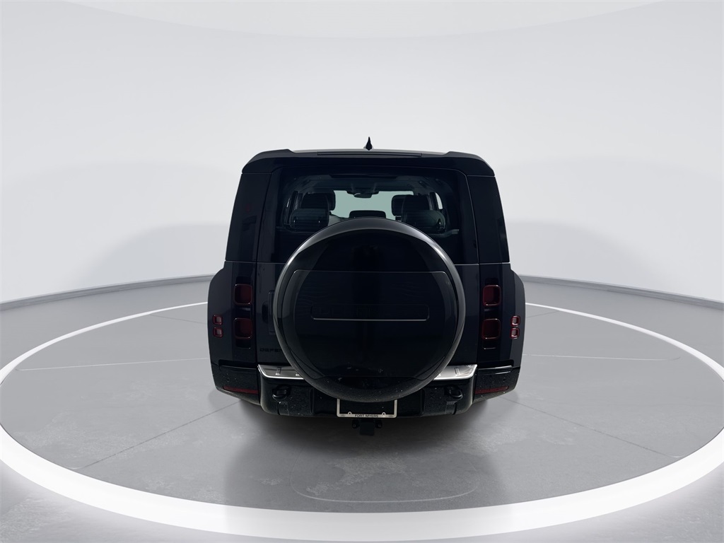 2025 Land Rover Defender 130 X-Dynamic SE photo 7