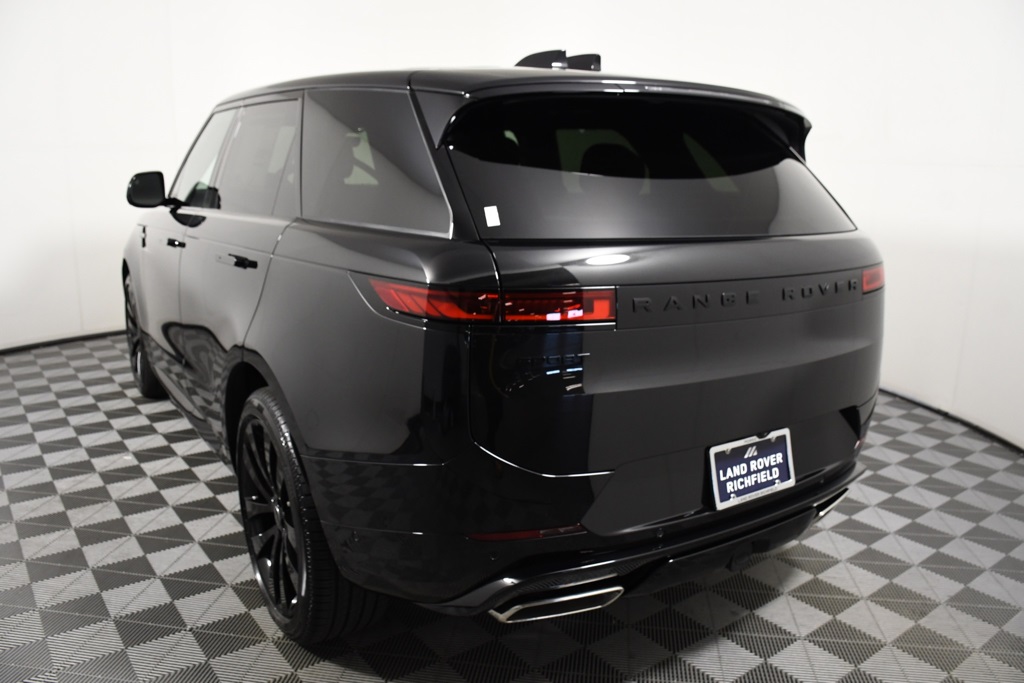2025 Land Rover Range Rover Sport SE photo 4