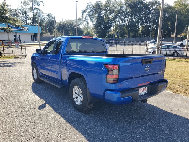 2024 Nissan Frontier SV photo 3