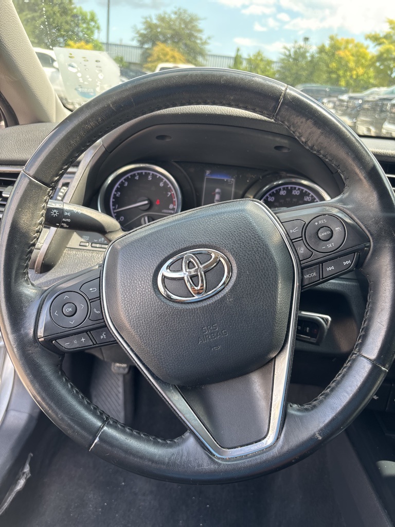 2020 Toyota Camry SE photo 14