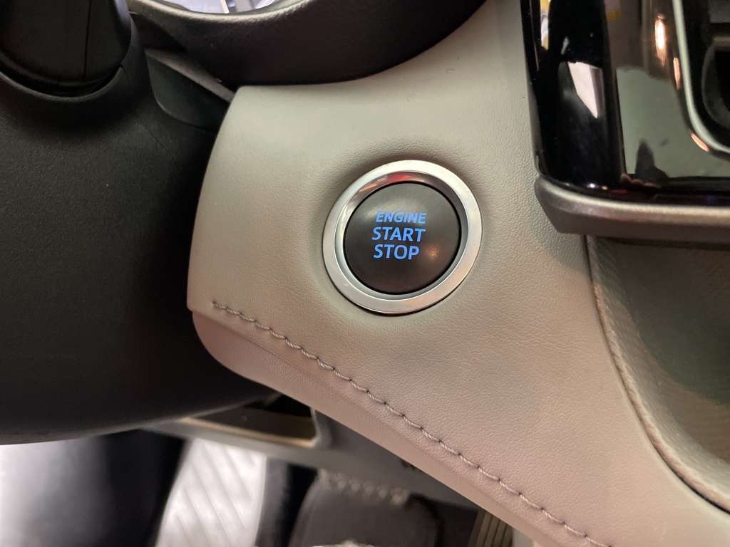 2021 Toyota Highlander XLE photo 21