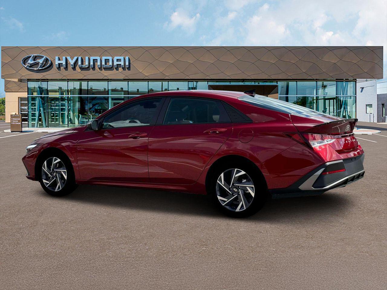 2025 Hyundai Elantra SEL Sport photo 3
