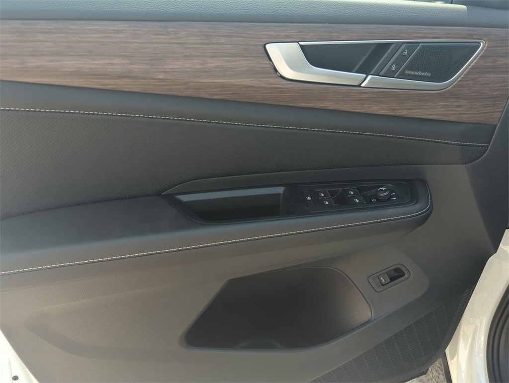 2025 Volkswagen Atlas SEL Premium R-Line photo 20