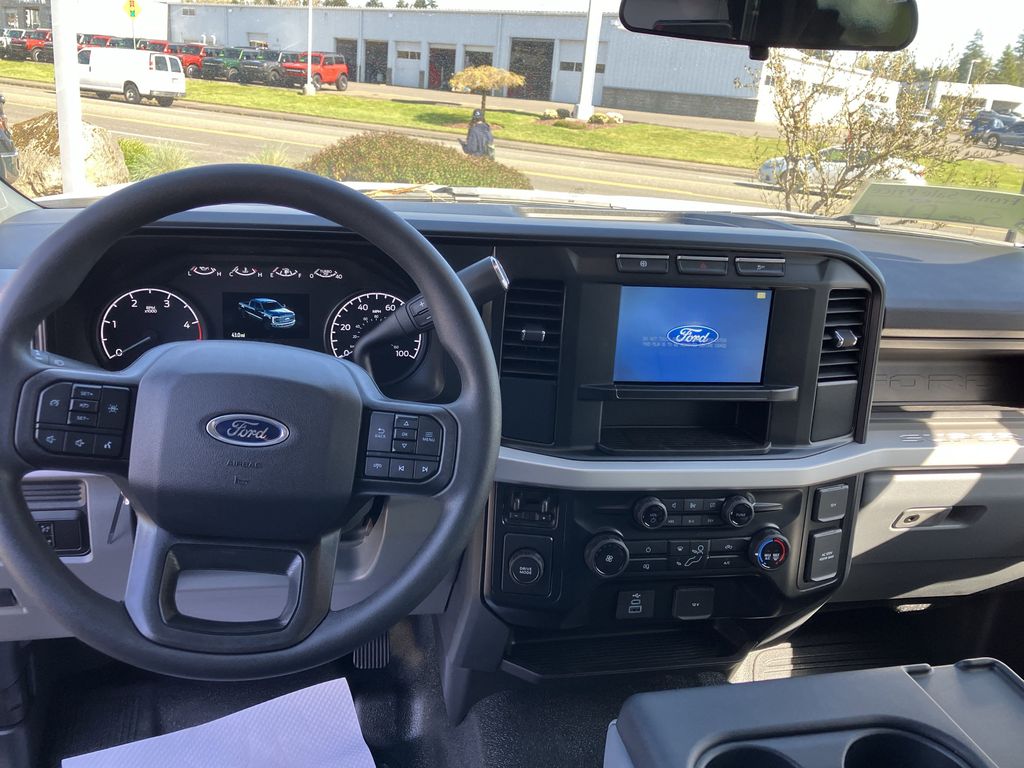 2024 Ford F-450 photo 3