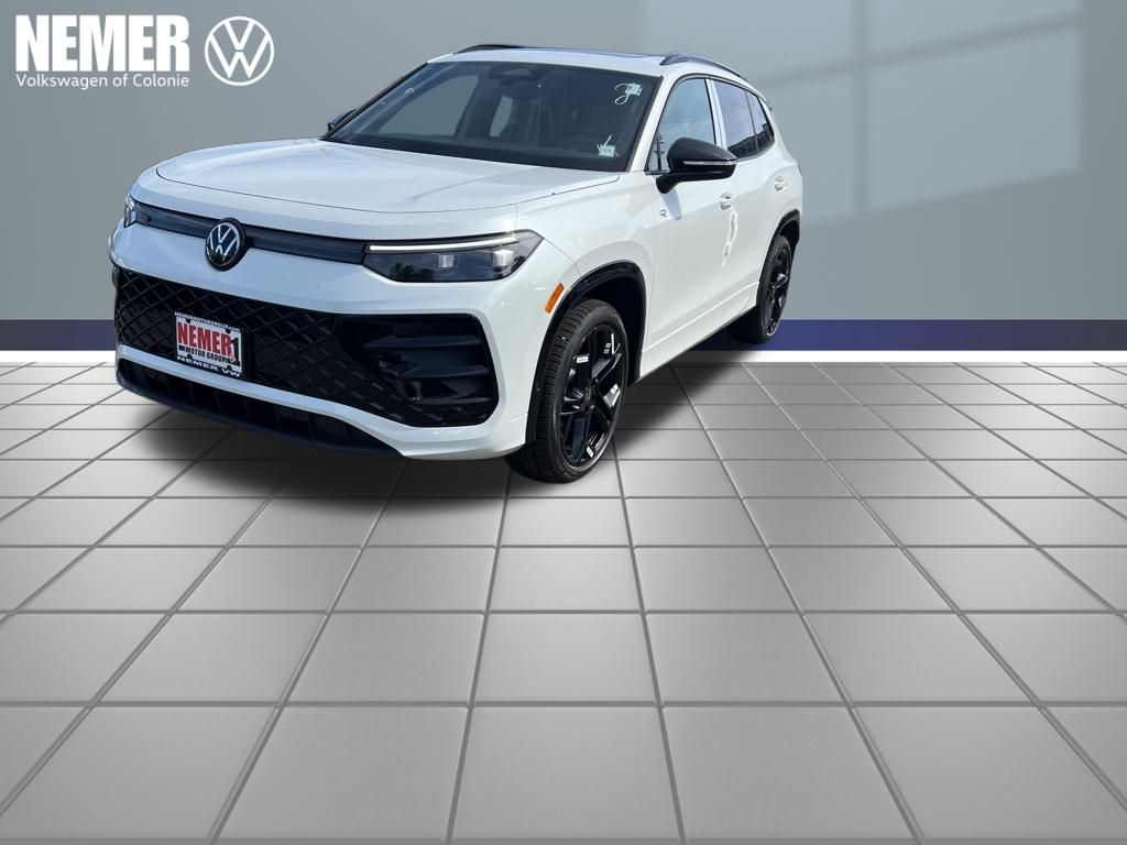 2025 Volkswagen Tiguan SE R-LINE BLACK's photo