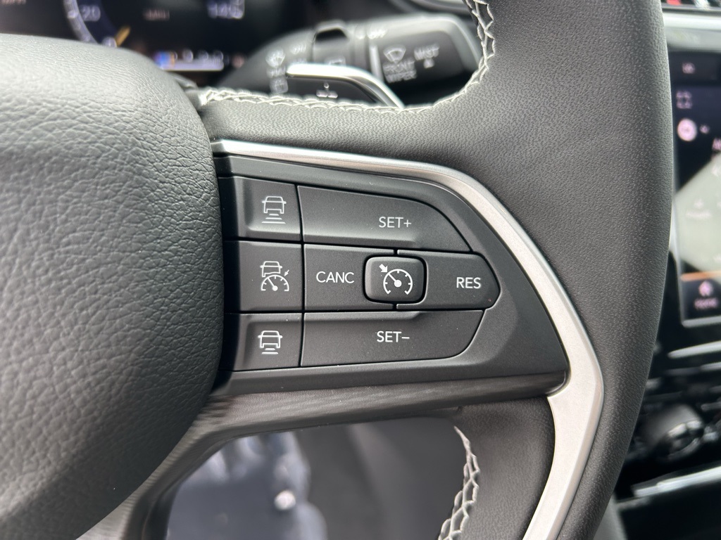 2025 Jeep Grand Cherokee Laredo X photo 15