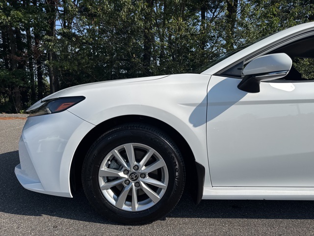 2025 Toyota Camry LE photo 34