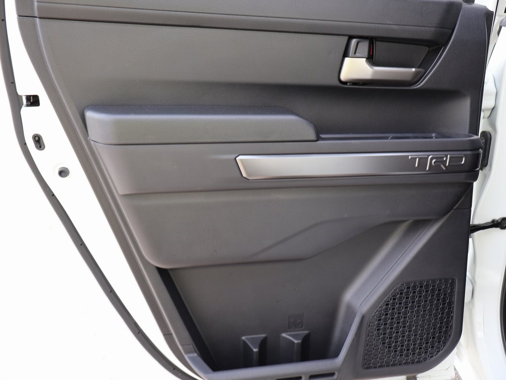2025 Toyota Tacoma TRD Off-Road photo 16