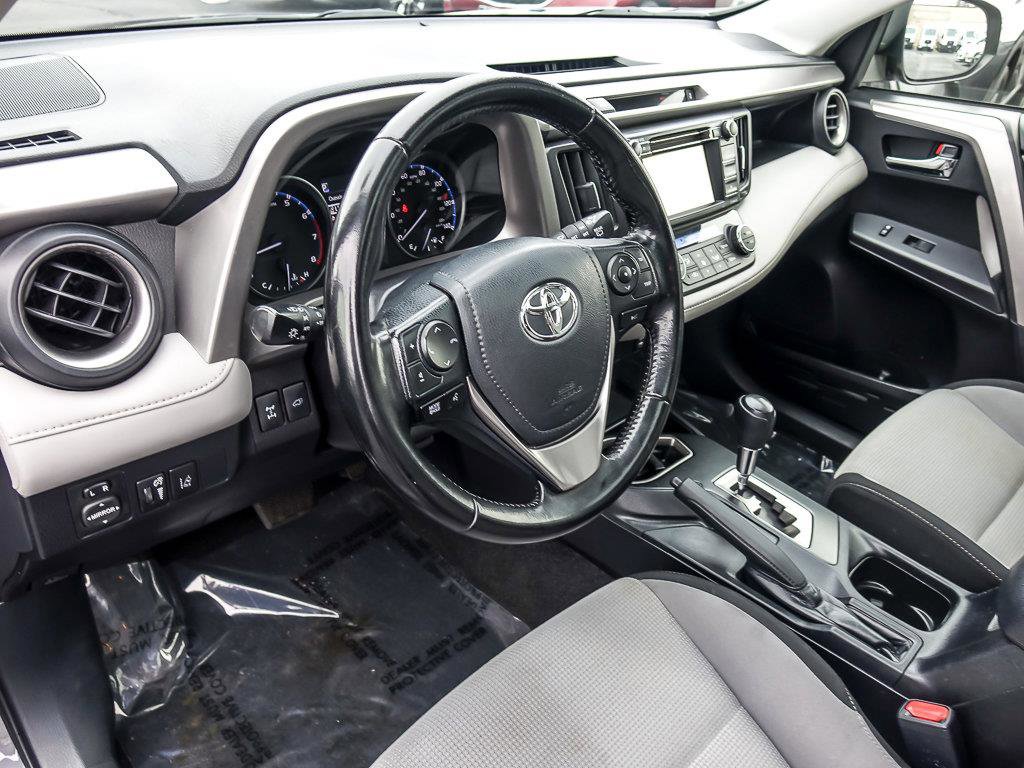 2018 TOYOTA RAV4 - Image 12