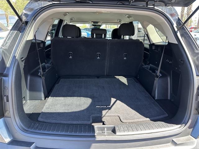 2022 Kia Sorento LX photo 17