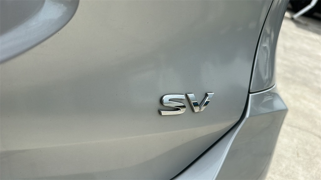2018 Nissan Rogue SV photo 9