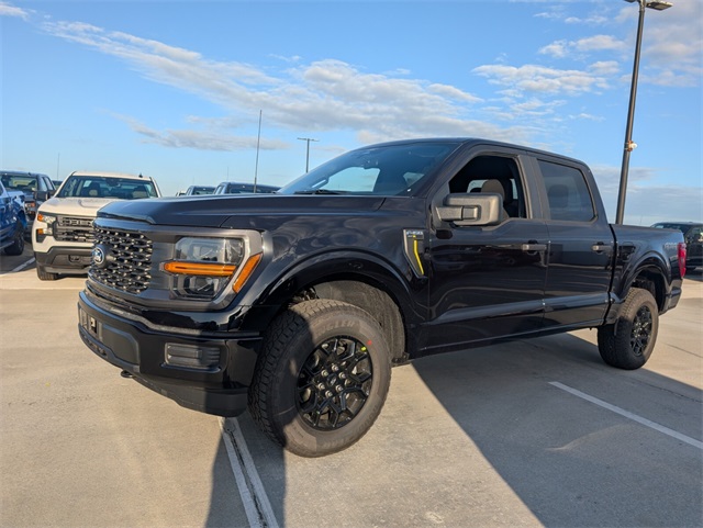 2025 Ford F-150 STX photo 4