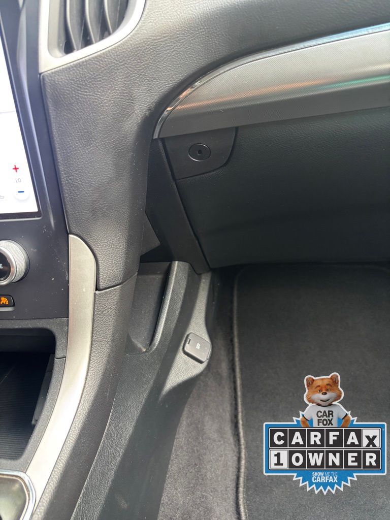 2022 Ford Edge SEL photo 13