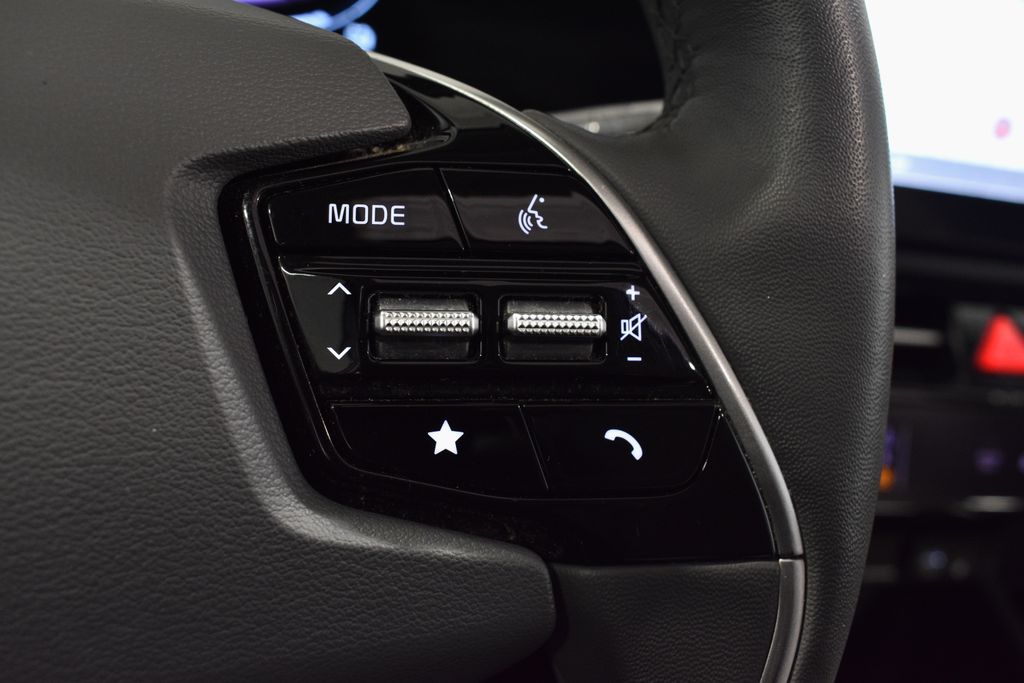 2023 Kia Niro SX Touring photo 18