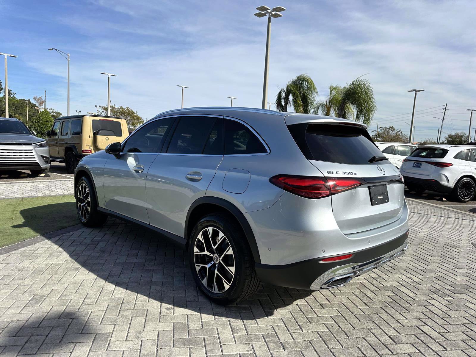 2025 Mercedes Benz GLC 350e 4MATIC photo 4