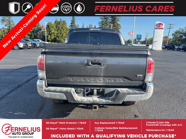 2022 Toyota Tacoma TRD Off-Road photo 3
