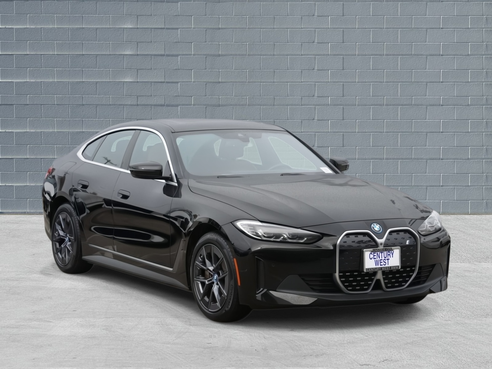 2023 BMW i4 35's photo