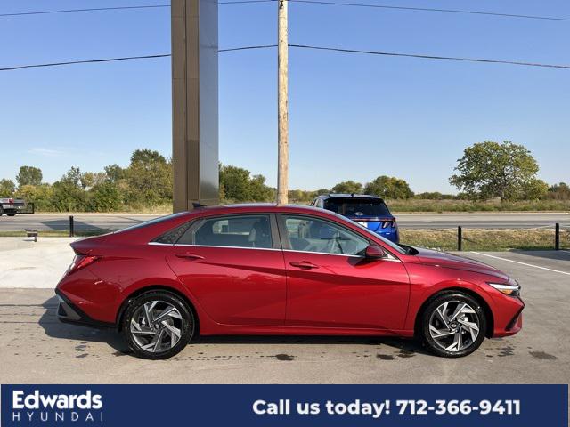 2025 Hyundai Elantra SEL Convenience photo 4