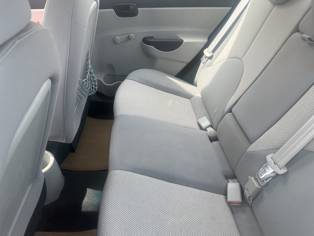 2010 Hyundai Accent GLS photo 6