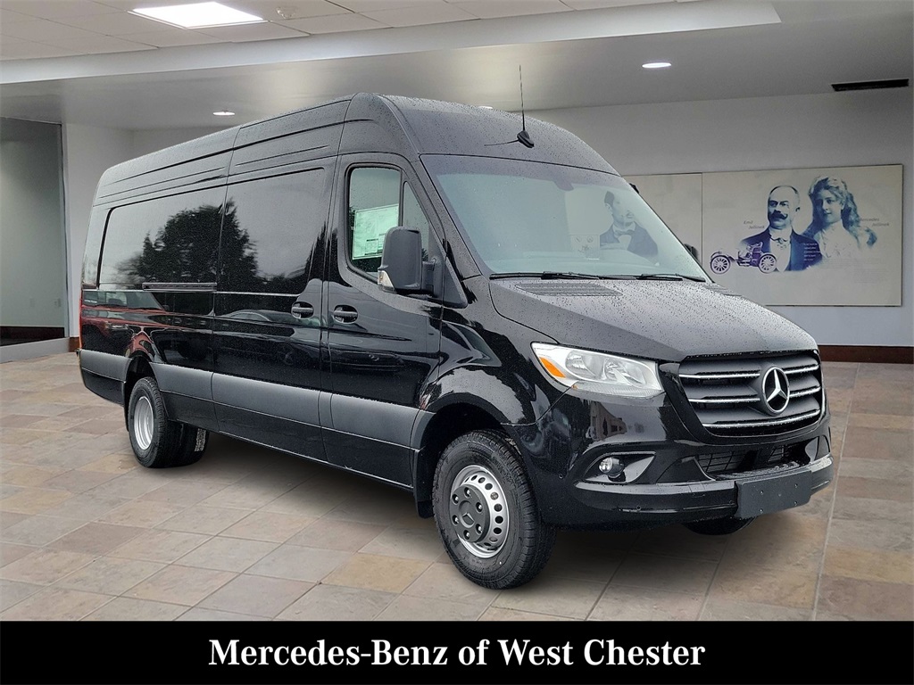 2024 Mercedes-Benz Sprinter Cargo Van Base's photo