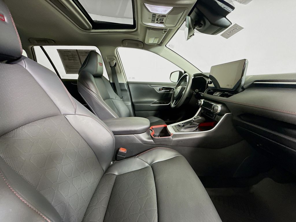 2024 Toyota RAV4 TRD Off-Road photo 28
