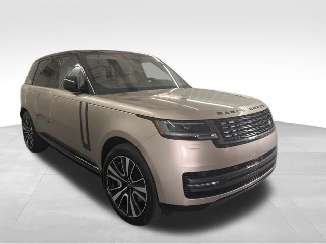 2025 Land Rover Range Rover SE photo 3